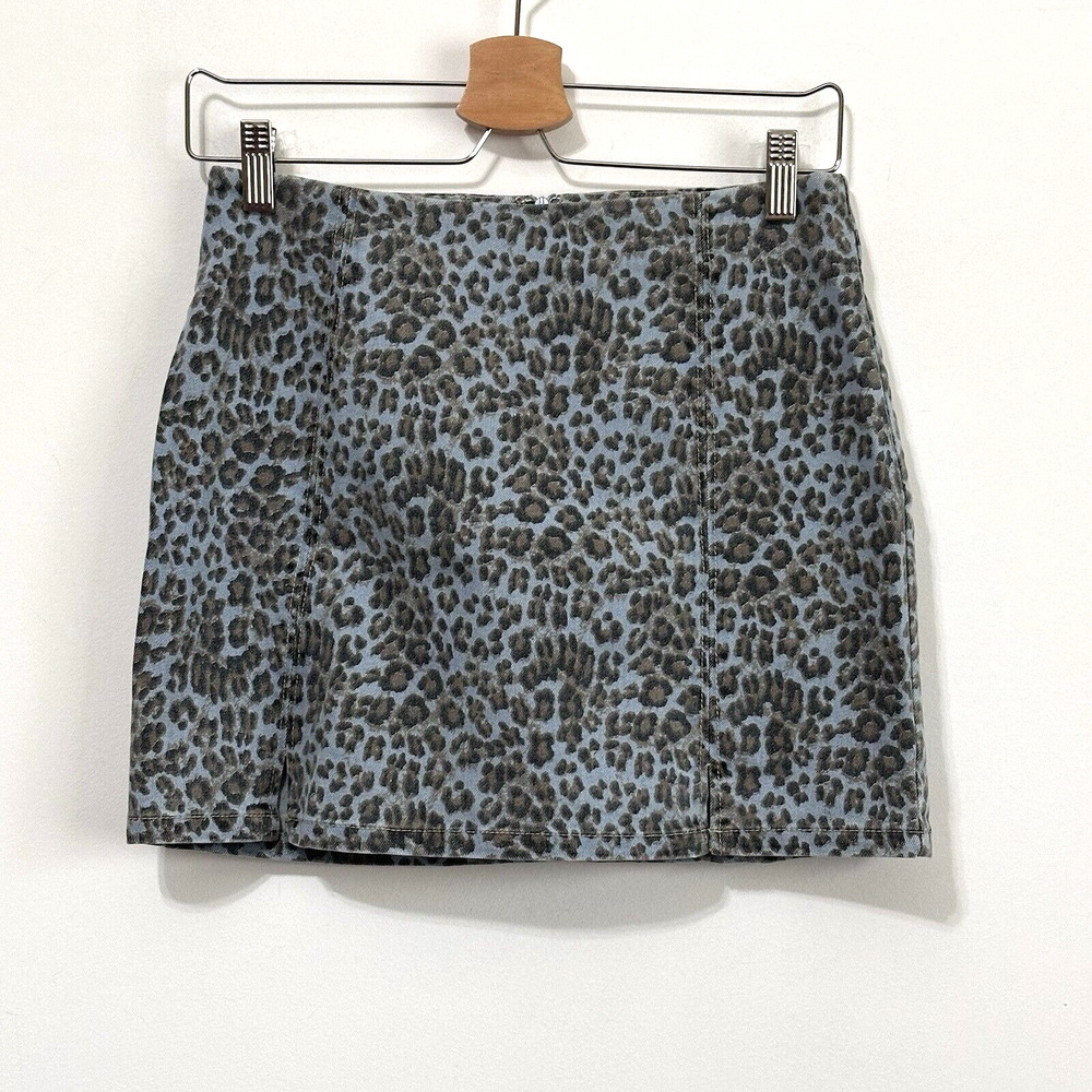 Le‎ Lis Denim Mini Skirt S Blue Cheetah Leopard Side Zip Trendy Party Summer